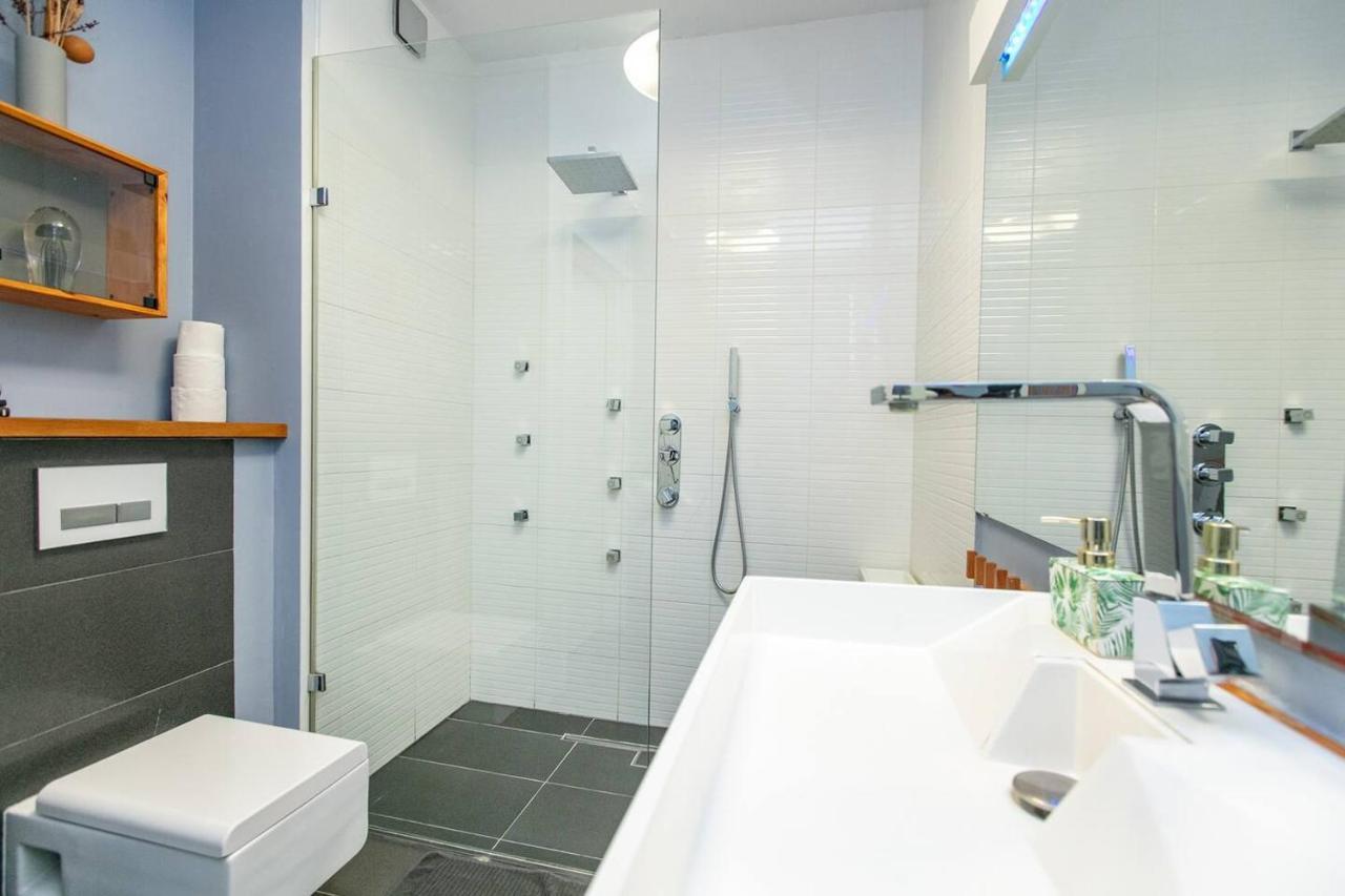 Dwupoziomowy, Rodzinny Apartament. Ochrona, Garaz. Warszawa Exteriör bild